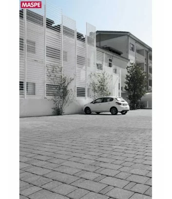Parcheggio condominiale con pavimentazione texxa limestone grigio titanio