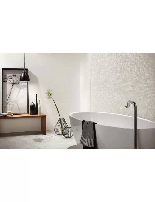 color now dot ghiaccio posata in rivestimento bagno