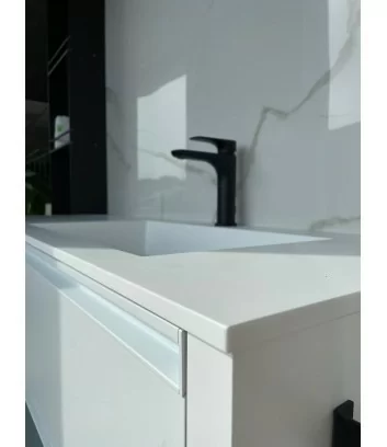 detail bathroom cabinet top in tecnotek matt white