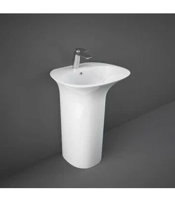 Vasque sur pied sensation de Rak Ceramics avec plan robinet