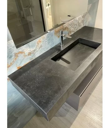 anthracite top with integrated basin