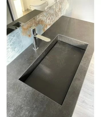 detail of the anthracite top with integrated washbasin