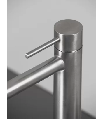 detail de monocommande de mitigeur de lavabo Marley en acier inox de Super Inox