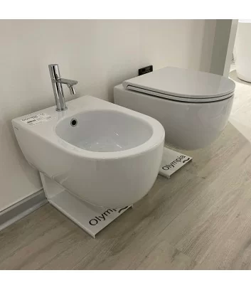 sanitaires sospendus serie Milady de Olympia ceramica