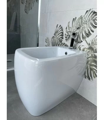 profile view of bidet Nur series by Alice Ceramica