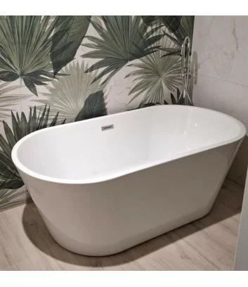 detail high gloss white acrylic freestanding bathtub on offer