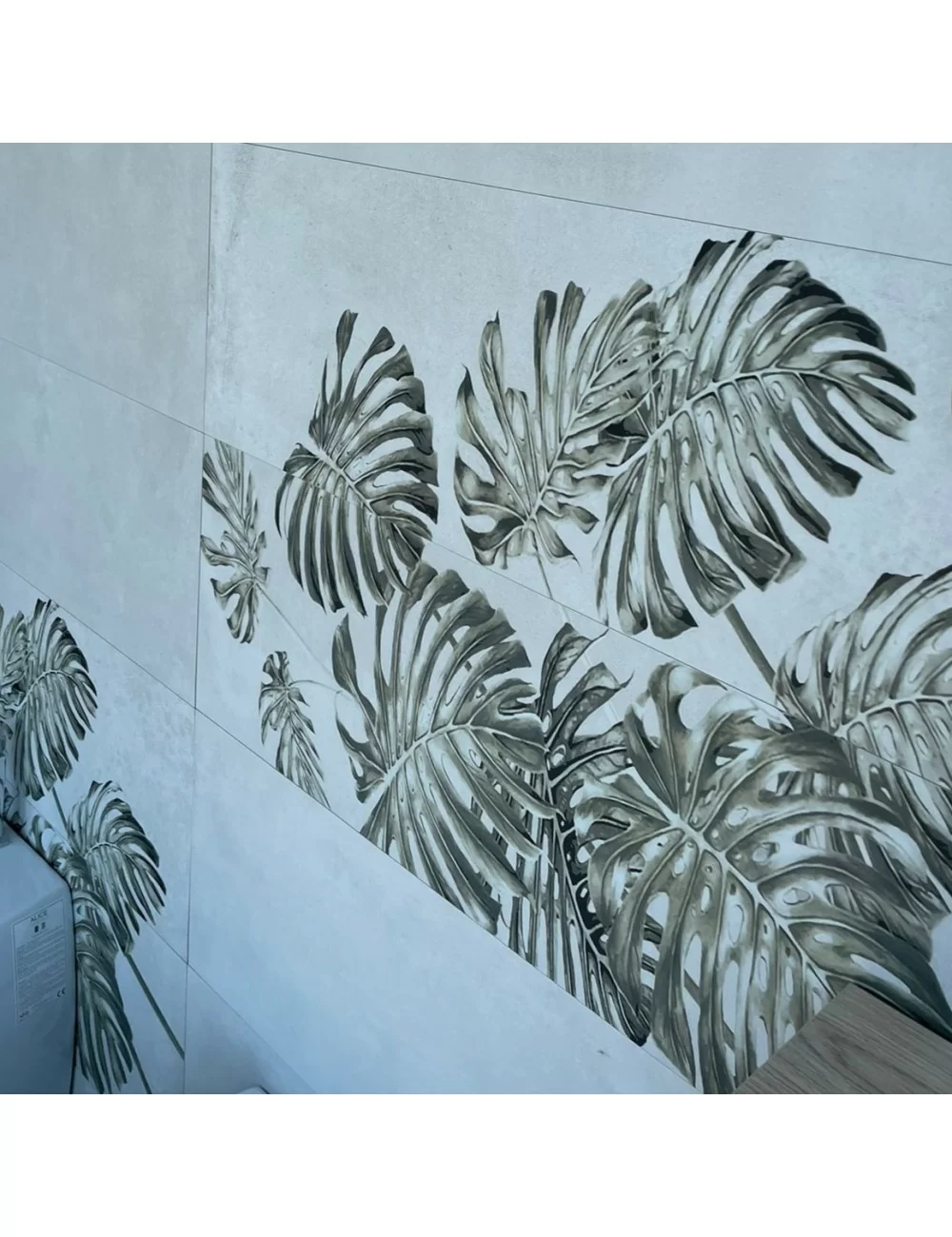 carrelage décoratif avec feuilles tropicales série Gatsby de Gambini ceramiche