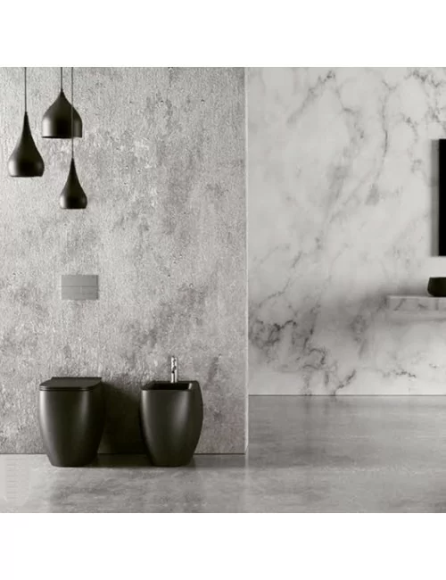 ambiente con bidet a terra nero opaco linea Nur di Alice Ceramica