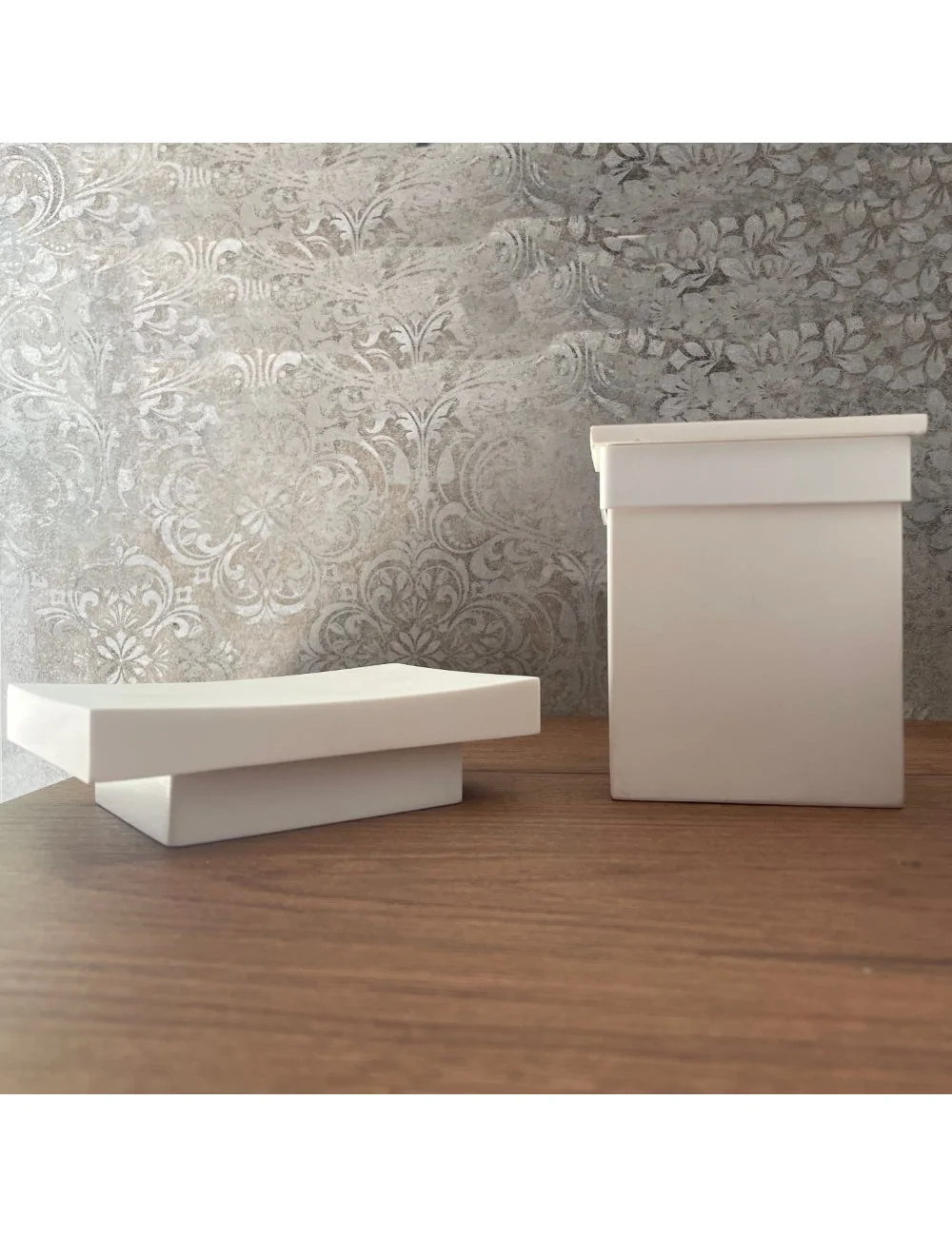 pair of bathroom accessories from the Maxim line by Progetto Group in matt white Acrilitech