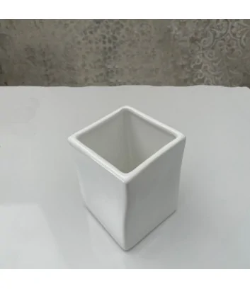 vista dall'alto bicchiere in ceramica bianca linea faul stilhaus