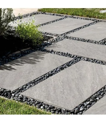 pavimentazione esterna con piastrella effetto pietra linea Nativa color grigio