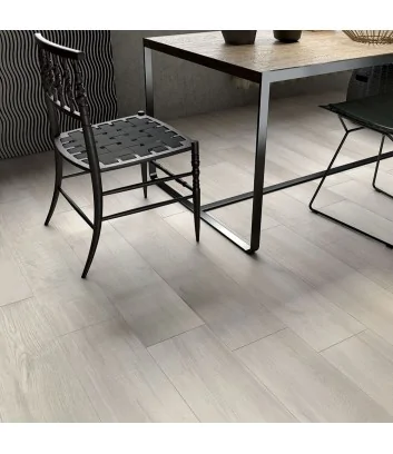 détail du sol avec carrelage effet bois north wind ivory