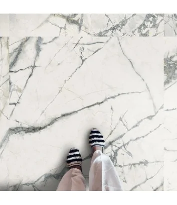 détail de style de sol the room invisible white