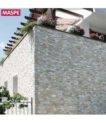 Rivestimento esterno dell'intera casa in pietra naturale Canova della Maspe