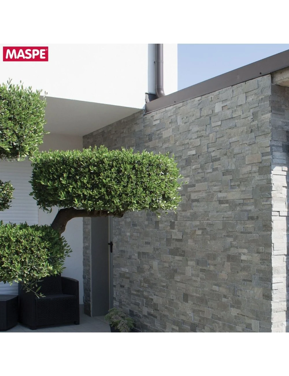 External cladding in Maspe’s ‘Michelangelo’ natural stone