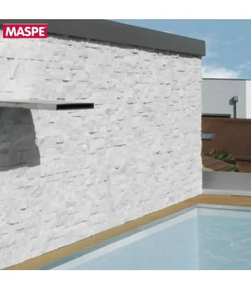 Outdoor swimming pool wall cladding in Maspe Palladio natural stone
