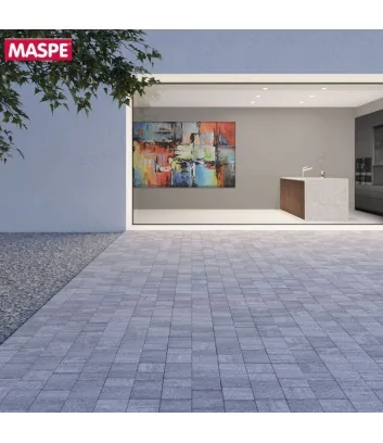 petit chemin pour l’entrée de la maison revetement avec matrix rock gris argent maspe