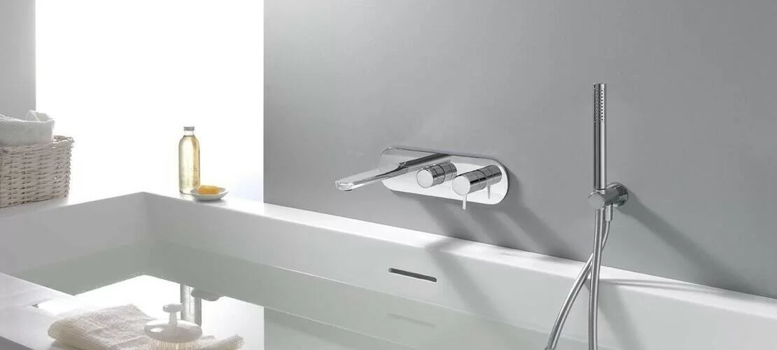 Built-in bathtub mixer